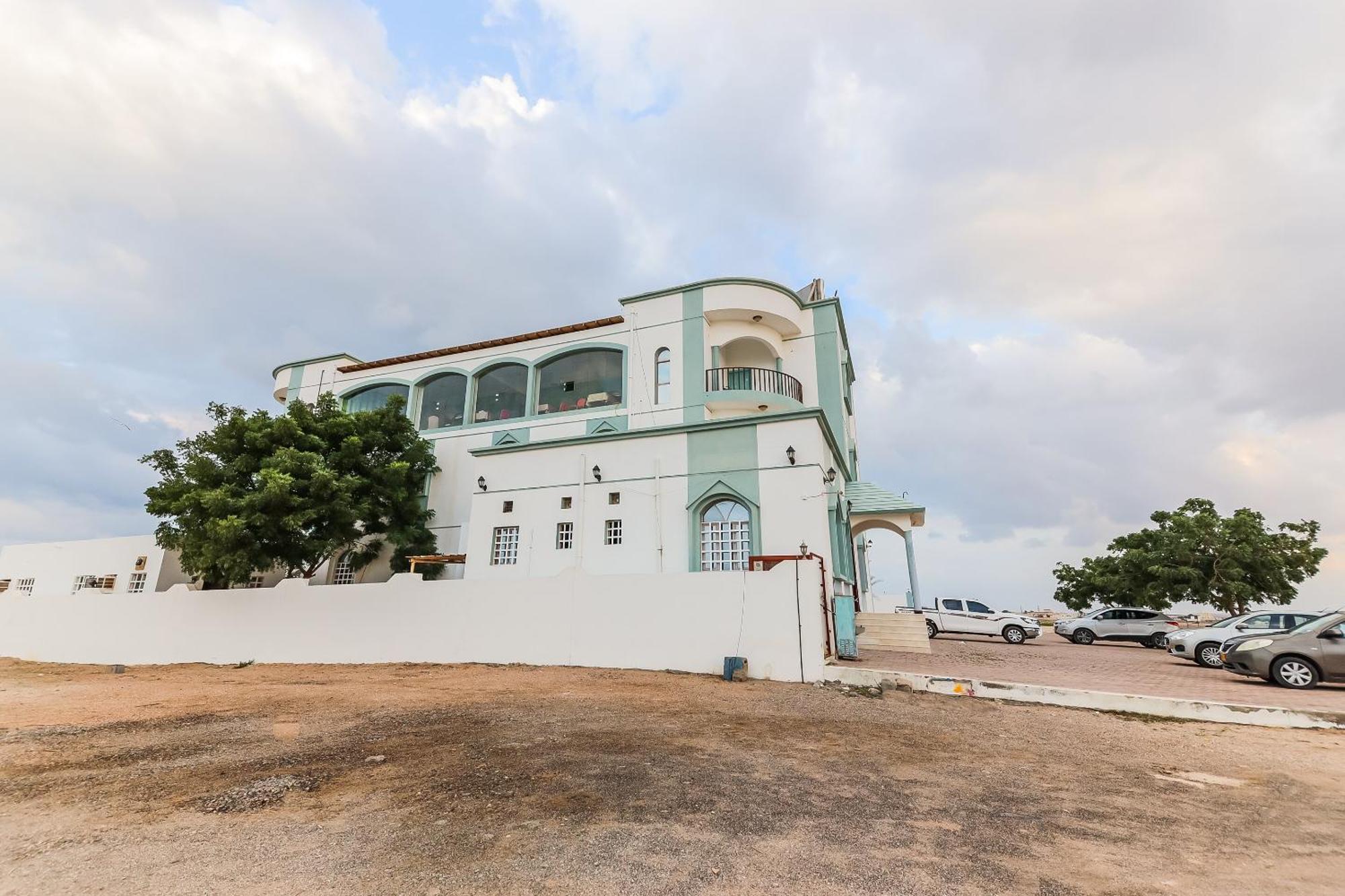 Super Oyo 110 Ras Al Hadd Guest House Εξωτερικό φωτογραφία