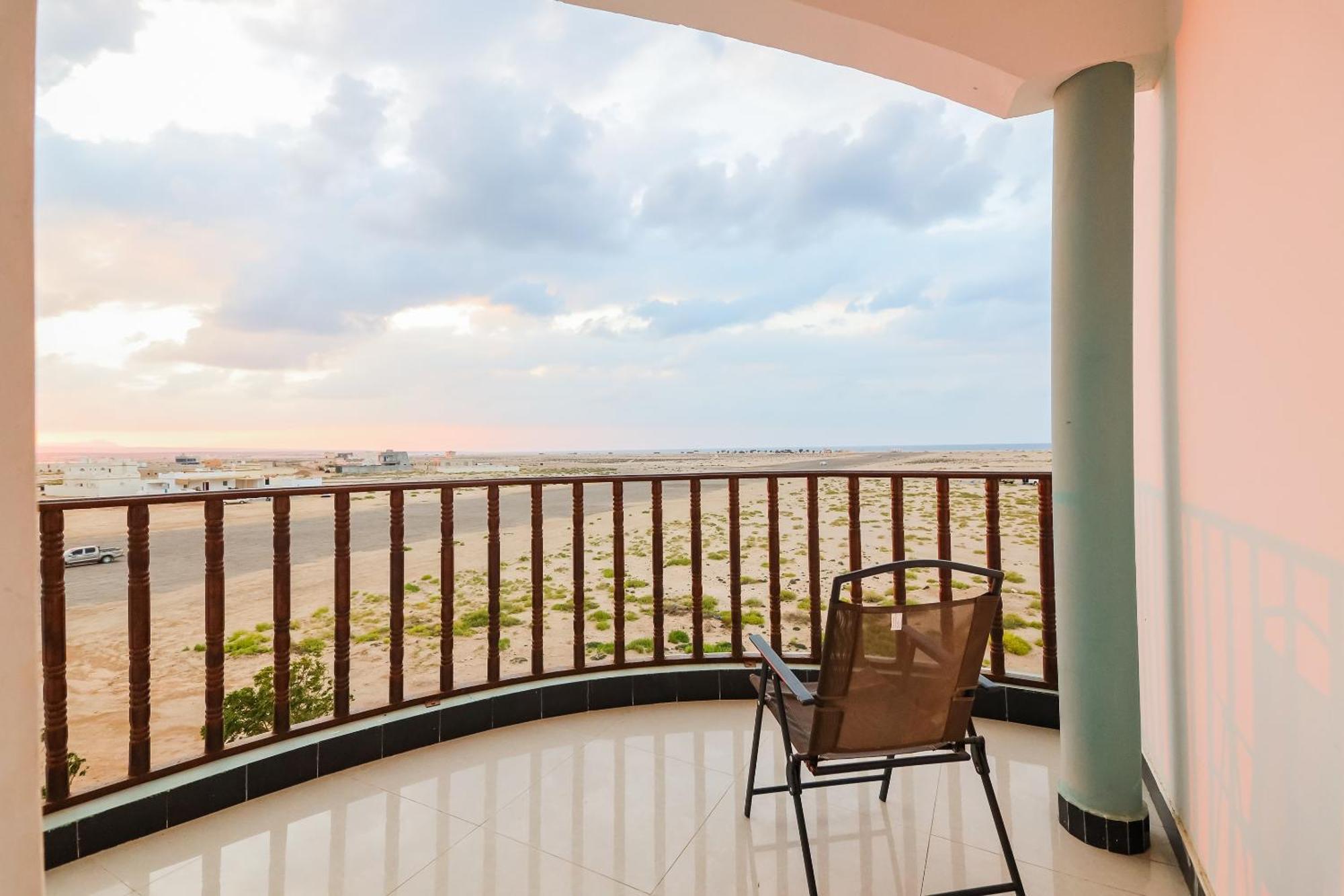 Super Oyo 110 Ras Al Hadd Guest House Εξωτερικό φωτογραφία